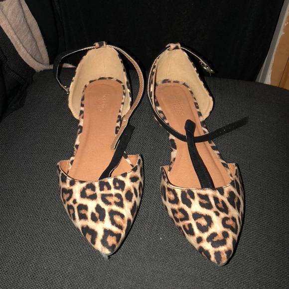 Size 9, Charlotte Russe leopard Flats - Picture 3 of 4
